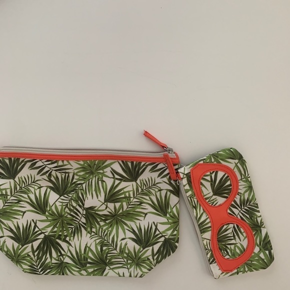 New Makeup Bag With Sunglasses Holder - Picture 6 of 8